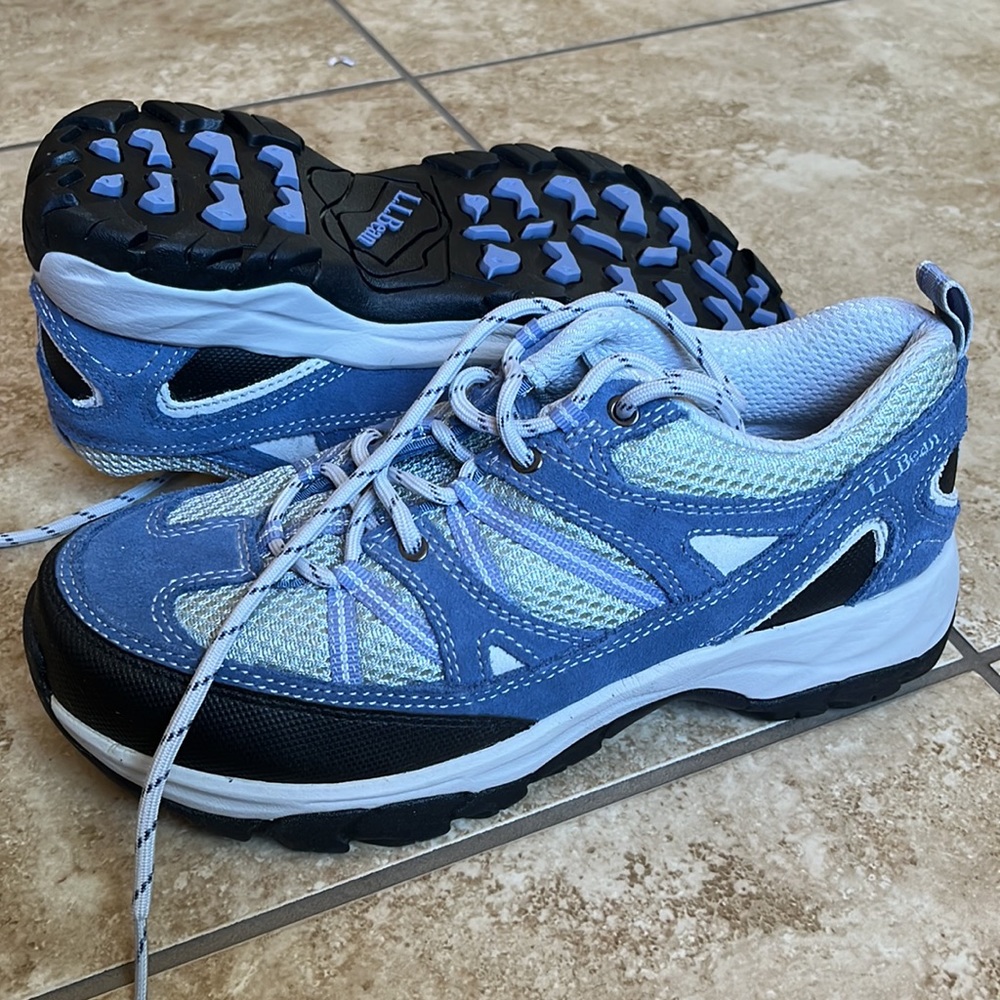 NWOT LL BEAN HIKING SHOES